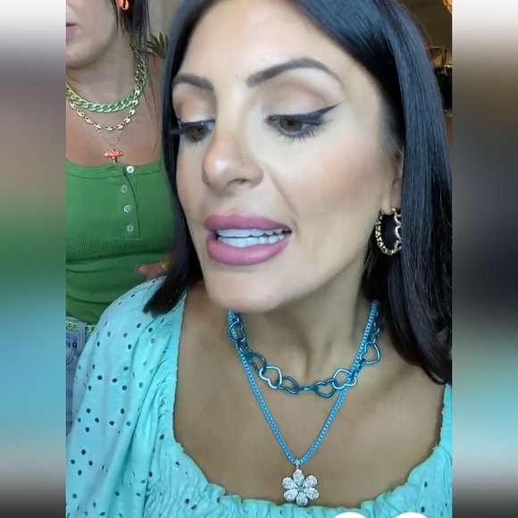 Daisy Duke - Picture 3 of 3